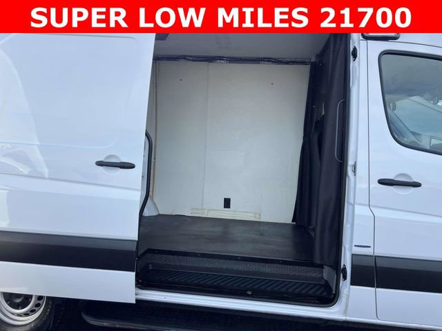 Used 2015 Mercedes-Benz Sprinter 2500 image 27