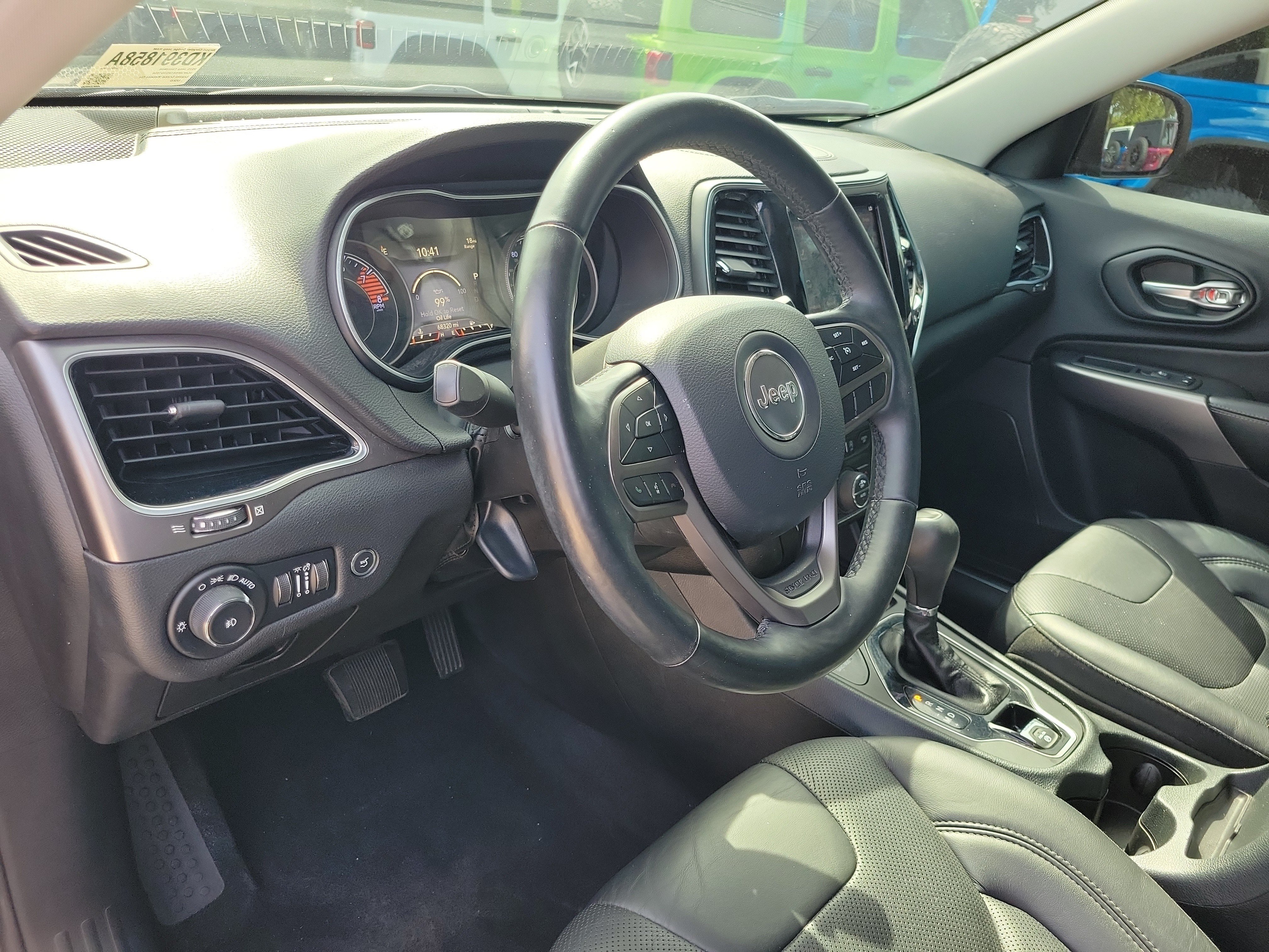 Used 2019 Jeep Cherokee Limited w/ Trailer Tow Group AWD/4WD image 17