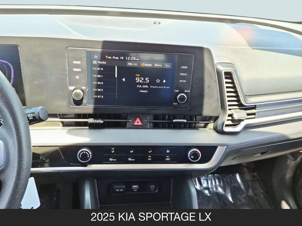 Used 2025 Kia Sportage LX FWD image 25