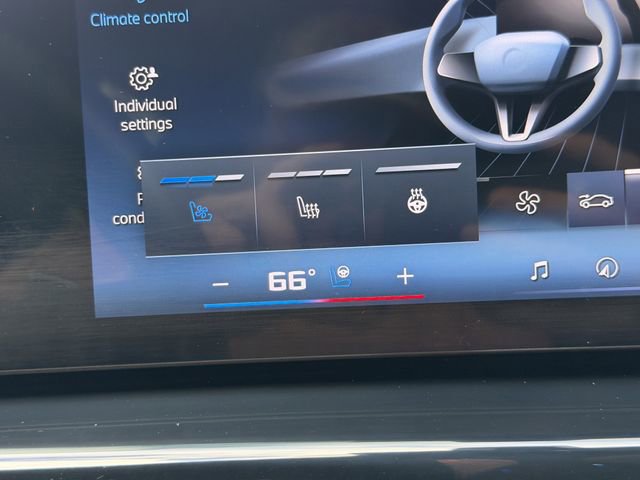 Certified 2024 BMW X7 M60i w/ Executive Package image 26