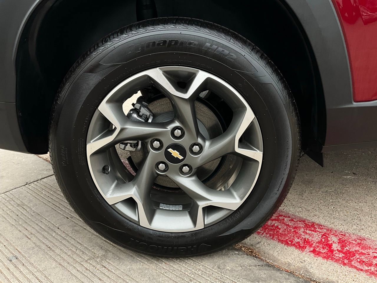 Used 2025 Chevrolet Trax LT image 9