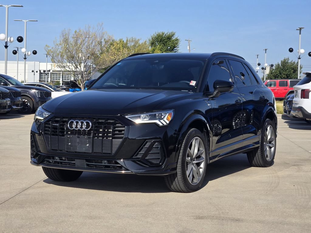 Used 2024 Audi Q3 2.0T Premium AWD/4WD image 2