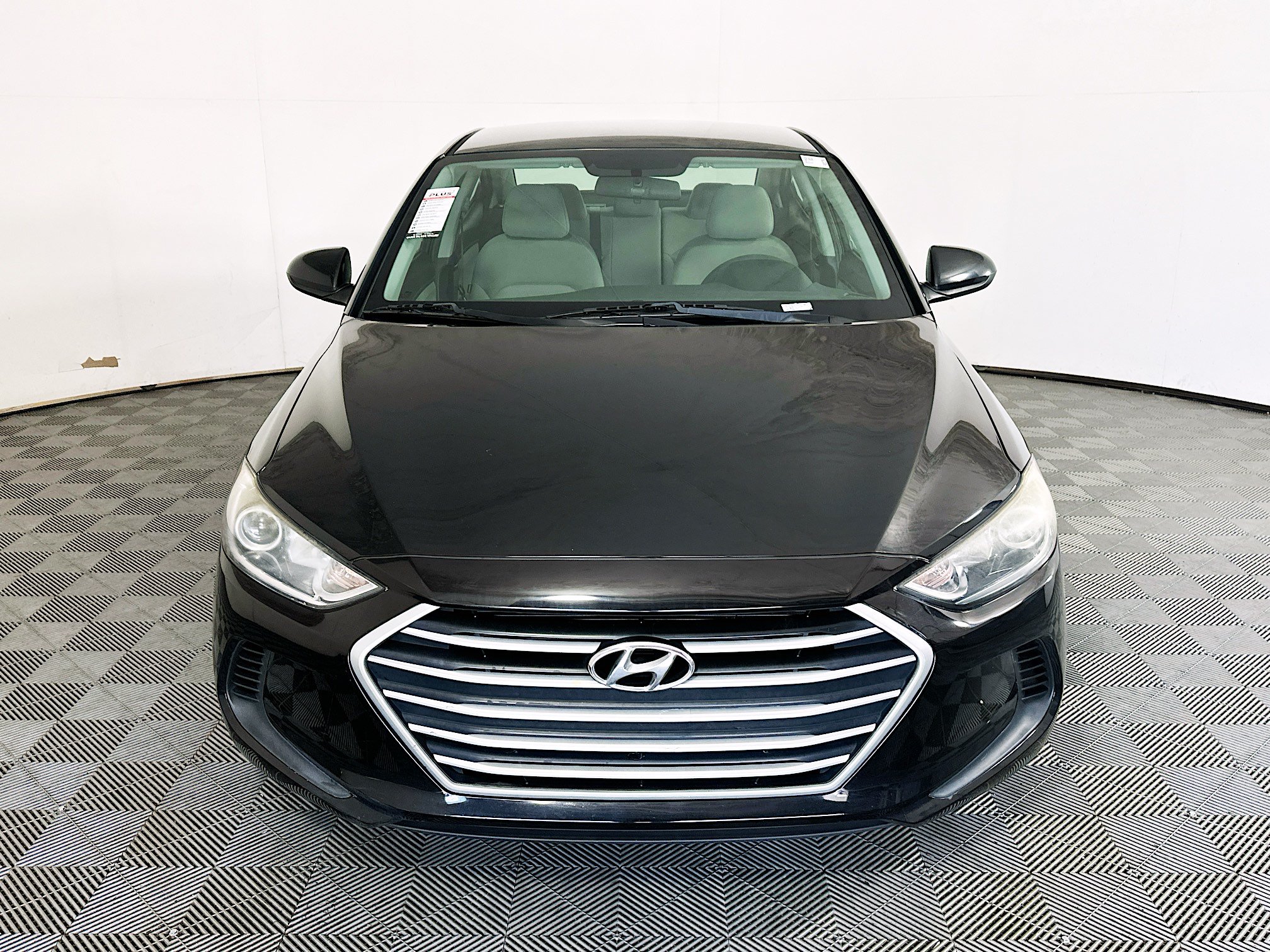 Used 2018 Hyundai Elantra SE w/ SE Connectivity Package 04 FWD image 8