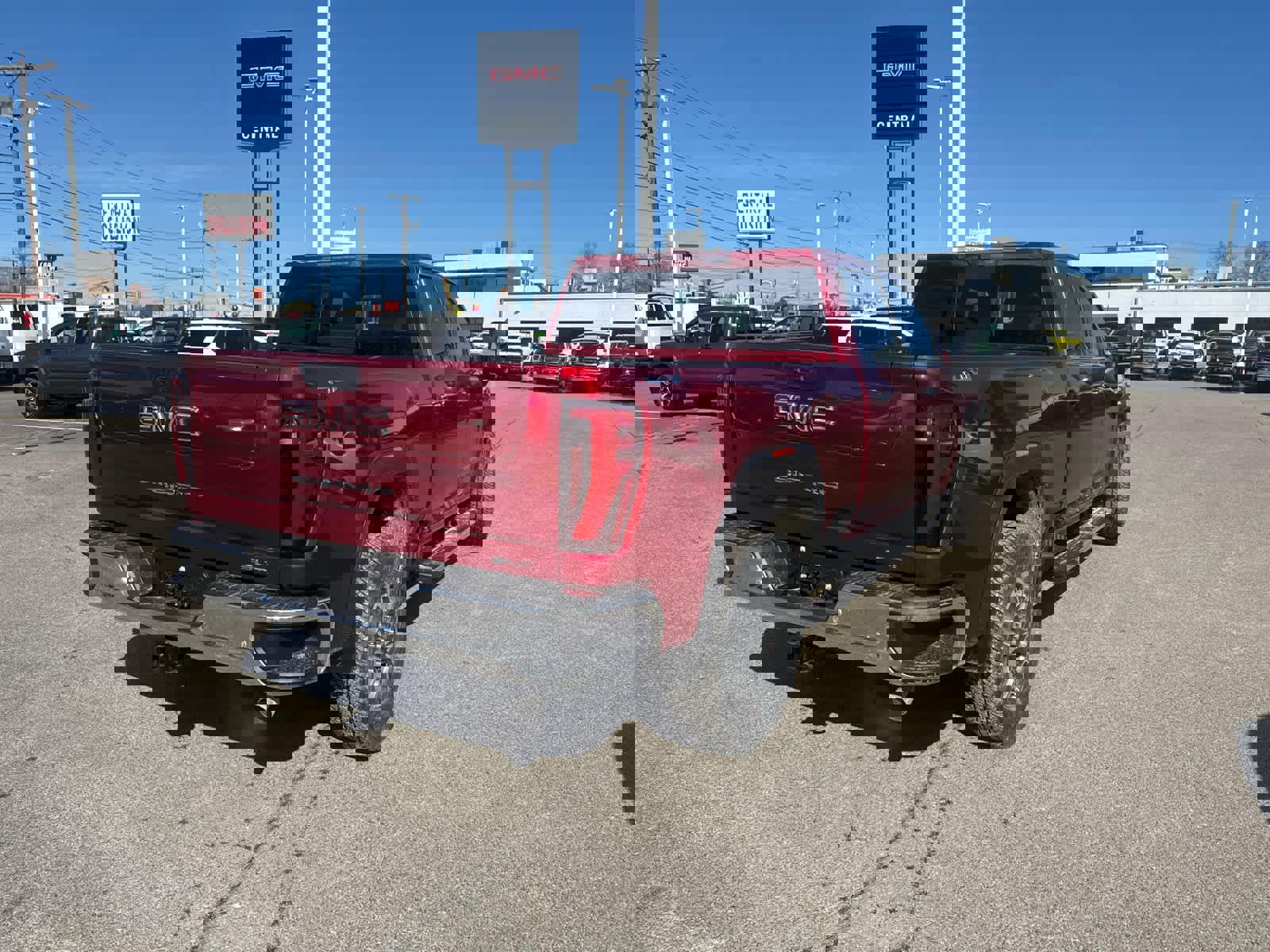 New 2026 GMC Sierra 2500 SLT w/ SLT Premium Package image 7