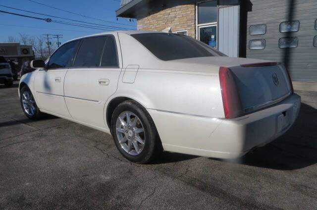 Used 2010 Cadillac DTS Luxury image 27