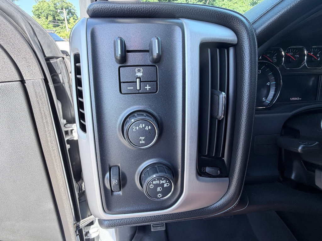 Used 2018 GMC Sierra 2500 SLT w/ Driver Alert Package AWD/4WD image 14