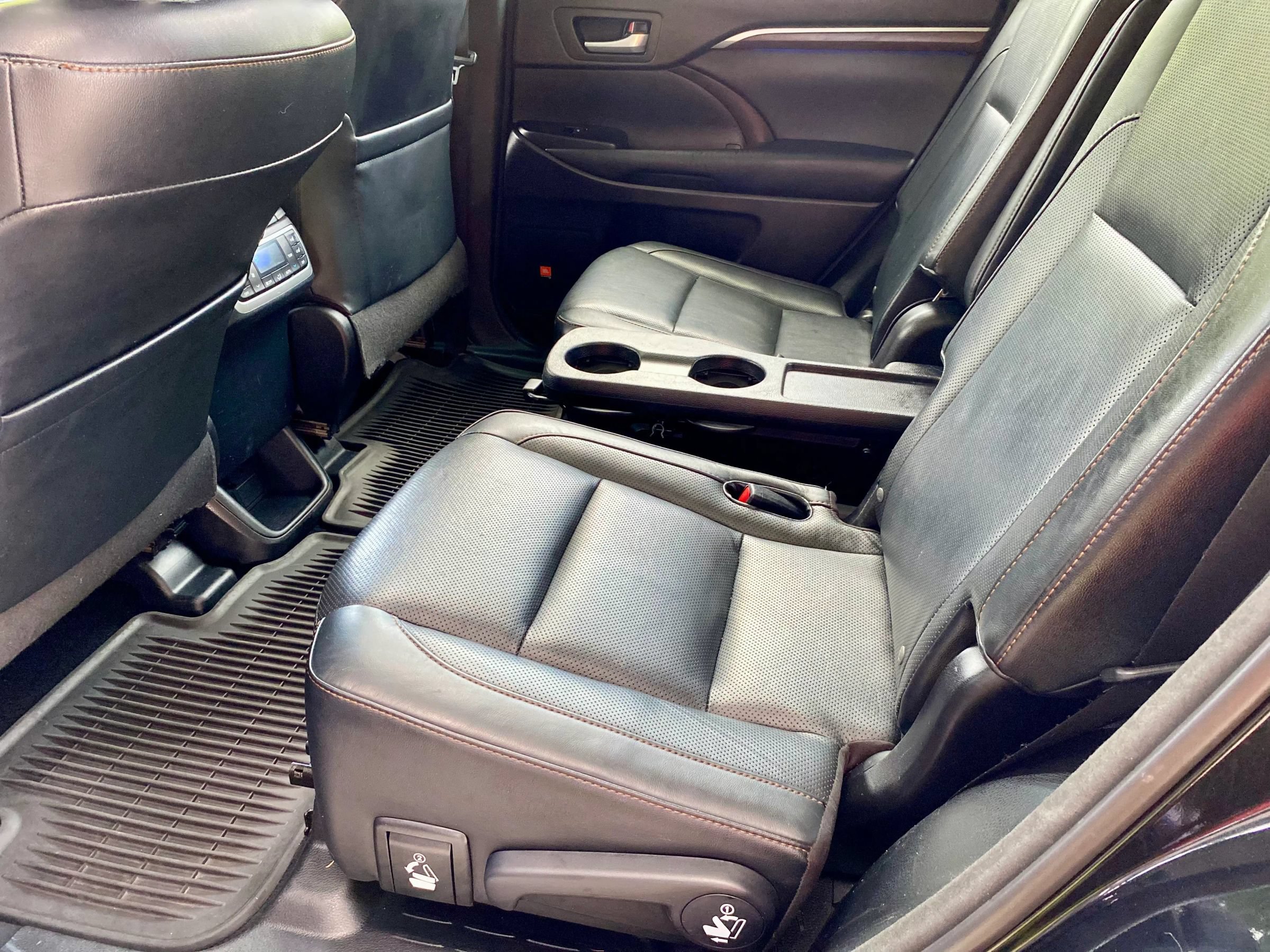 Used 2016 Toyota Highlander Limited Platinum AWD/4WD image 12