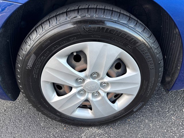 Used 2017 Kia Forte LX image 10