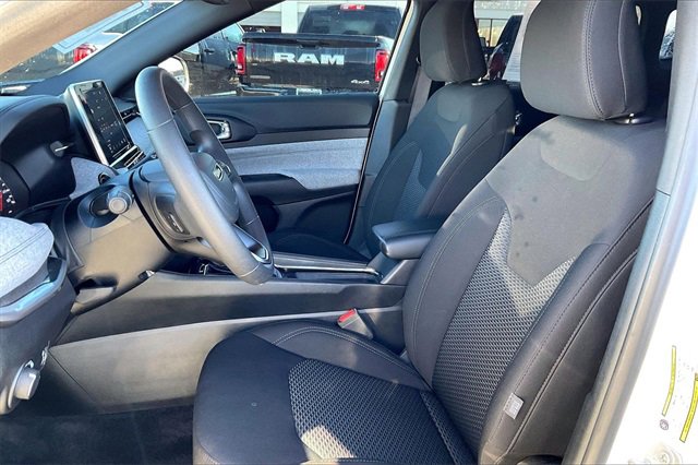 Certified 2025 Jeep Compass Sport image 27