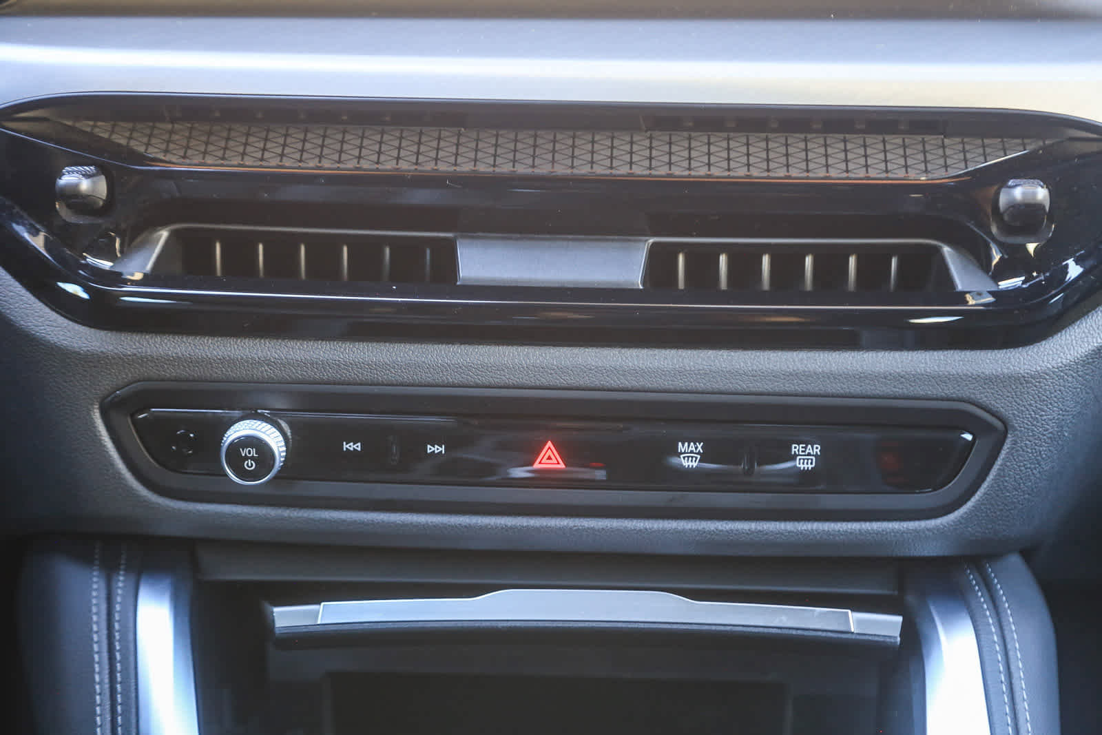 Certified 2025 BMW M440i Coupe image 10