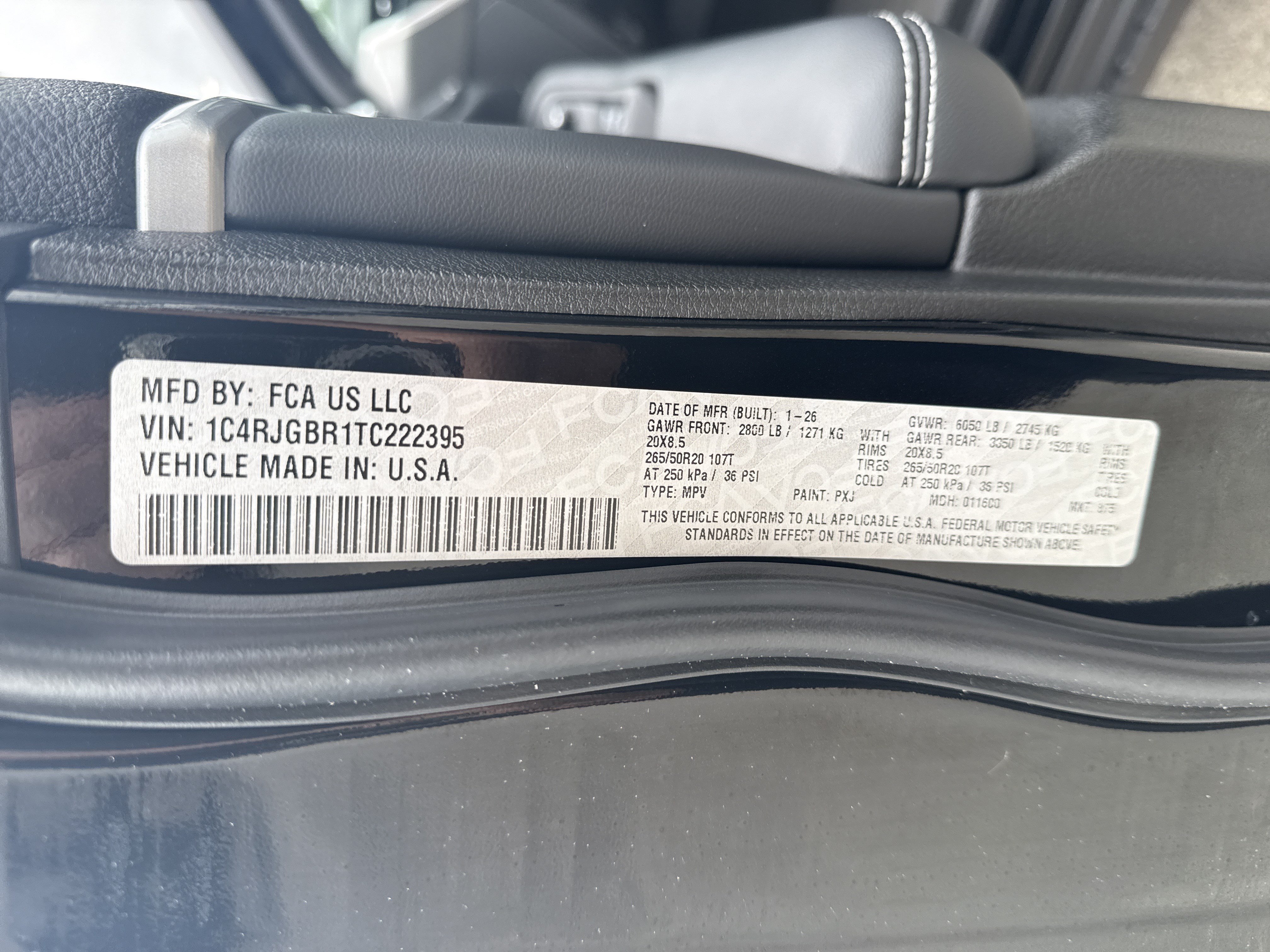 New 2026 Jeep Grand Cherokee Limited w/ Luxury Tech Group II RWD image 34