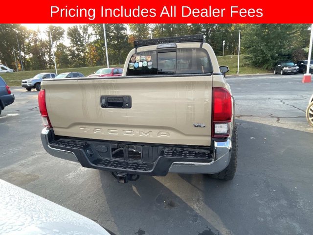 Used 2018 Toyota Tacoma TRD Off-Road AWD/4WD image 7
