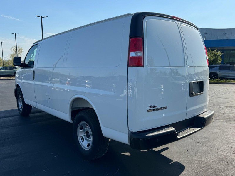 New 2026 Chevrolet Express 2500 RWD image 5