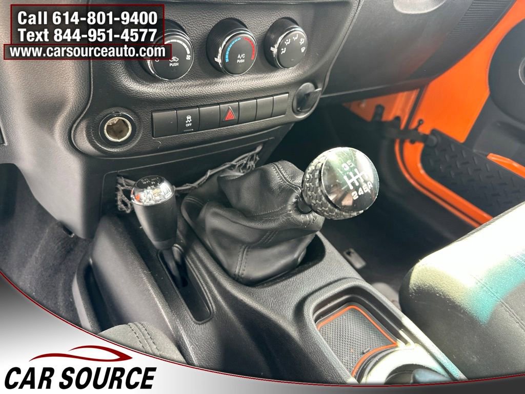 Used 2012 Jeep Wrangler Unlimited Sport w/ Connectivity Group AWD/4WD image 12