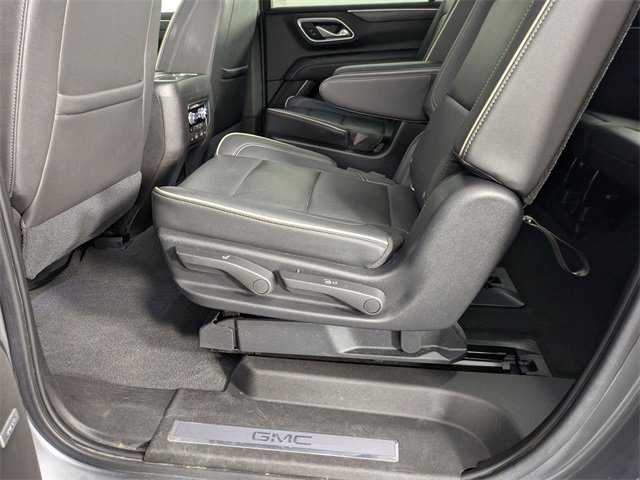 Used 2021 GMC Yukon XL SLT w/ SLT Premium Package image 29