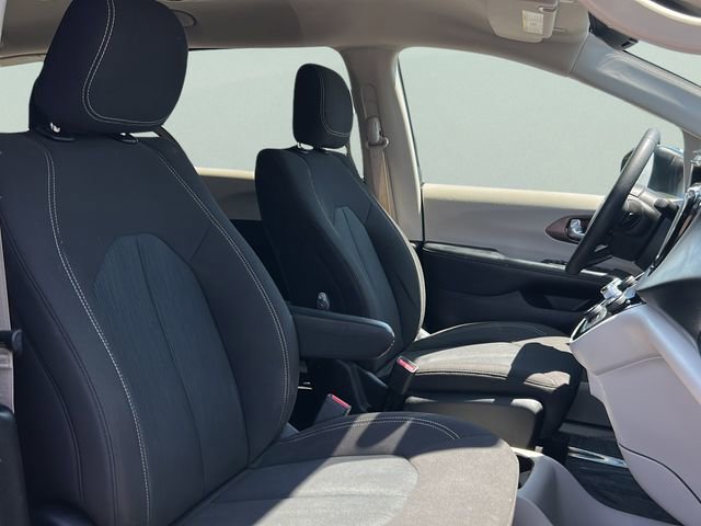 Used 2023 Chrysler Voyager LX FWD image 21