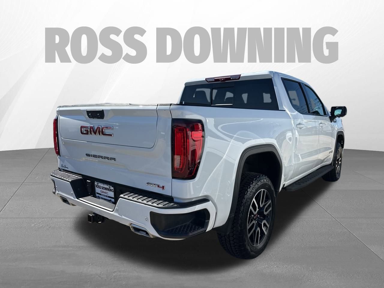 Used 2024 GMC Sierra 1500 AT4 w/ Technology Package image 4