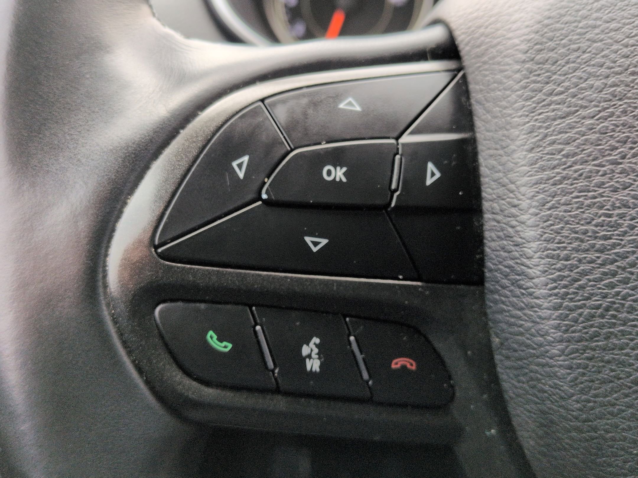 Used 2019 Jeep Cherokee Trailhawk w/ Comfort/Convenience Group image 14