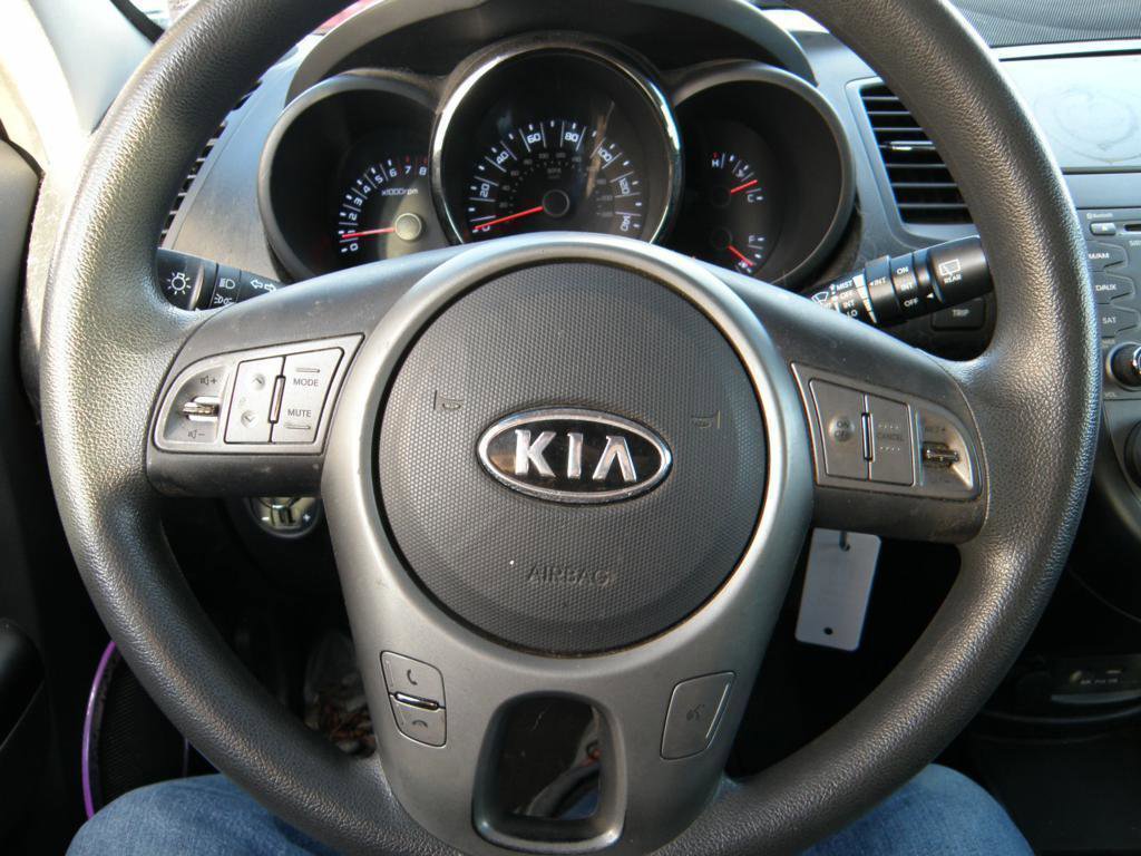 Used 2011 Kia Soul + w/ Audio Pkg image 11