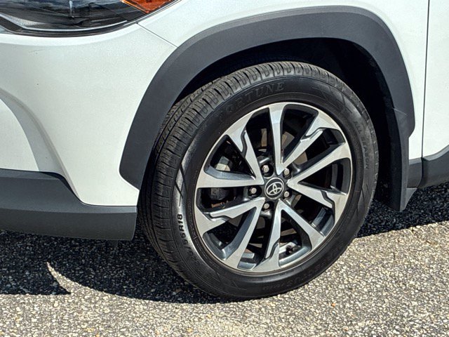 Used 2022 Toyota Corolla Cross XLE w/ Convenience Package AWD/4WD image 11