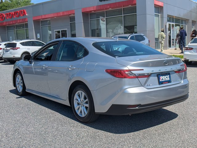 Used 2025 Toyota Camry LE FWD image 8
