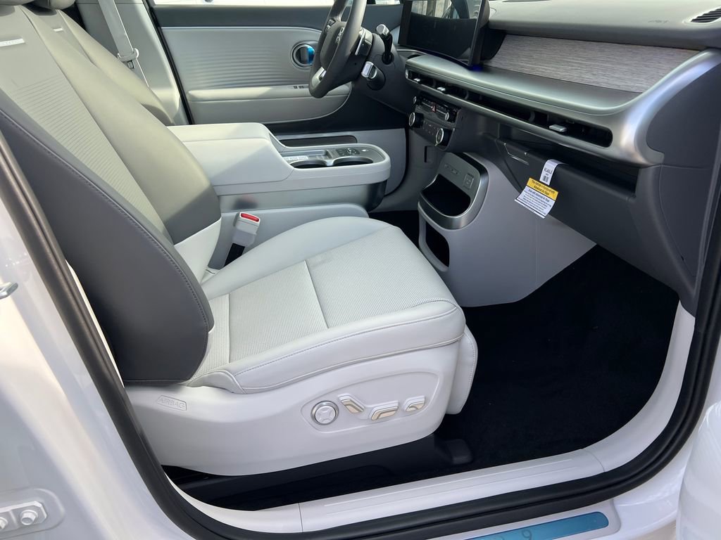 New 2026 Hyundai Ioniq 9 Limited image 13