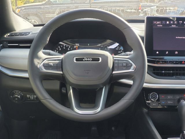 Used 2024 Jeep Compass Limited image 28