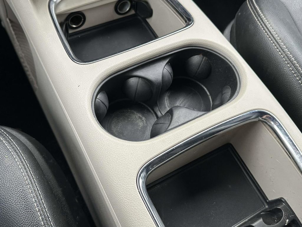 Used 2019 Dodge Grand Caravan SXT image 31