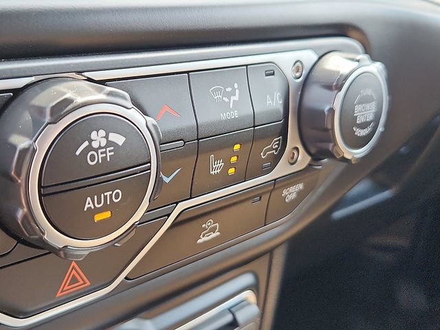Used 2023 Jeep Wrangler Unlimited Sahara w/ Cold Weather Group AWD/4WD image 21