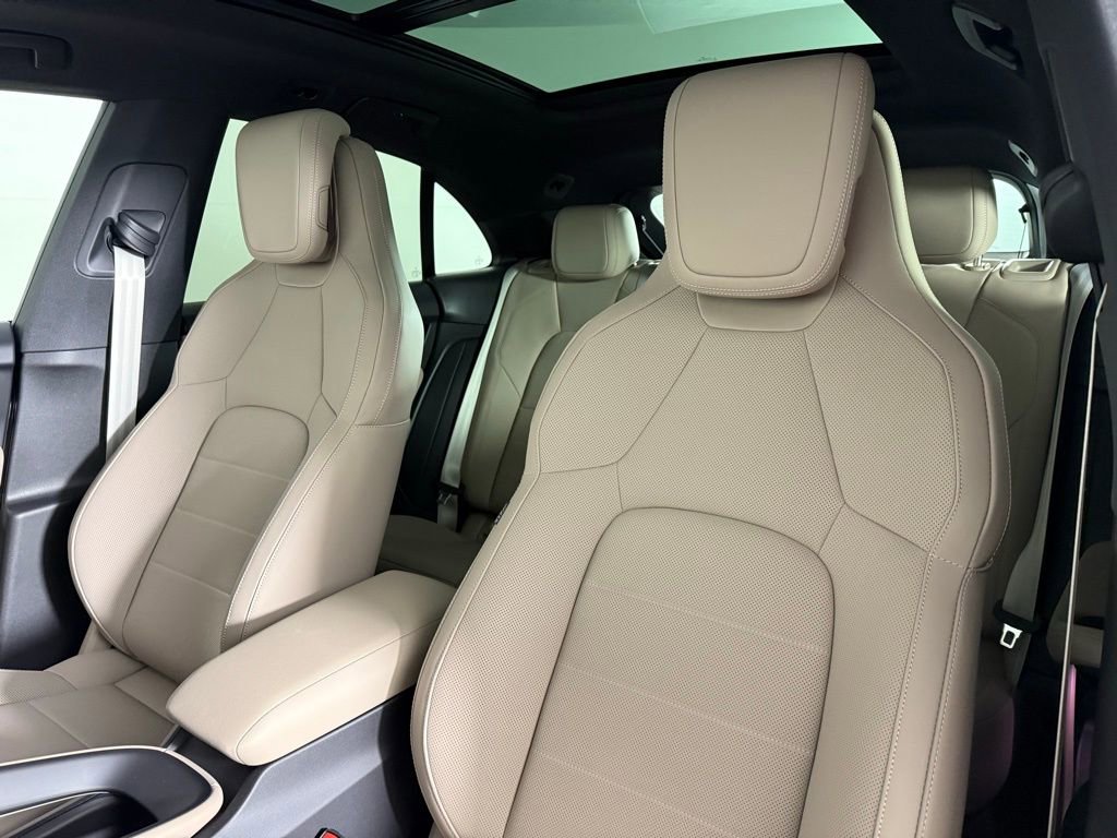 New 2025 Porsche Macan 4 Electric image 5