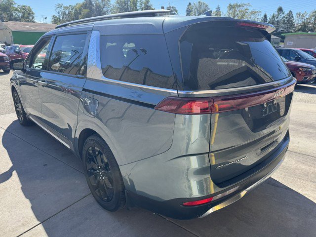Used 2022 Kia Carnival SX image 5