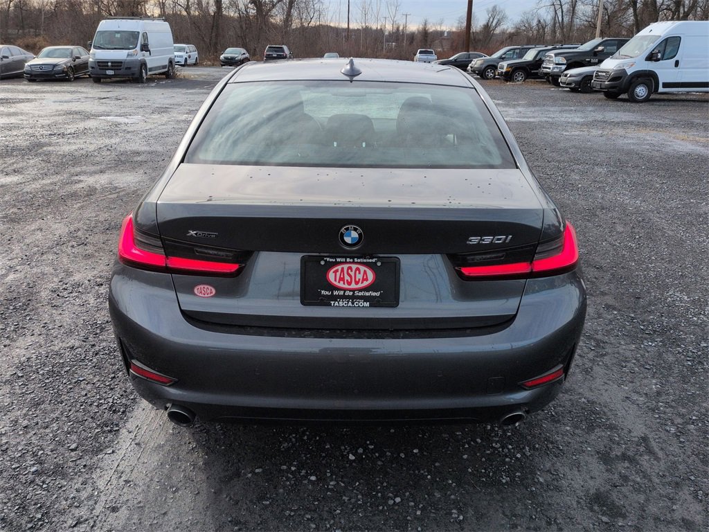 Used 2021 BMW 330i xDrive Sedan w/ Convenience Package image 4