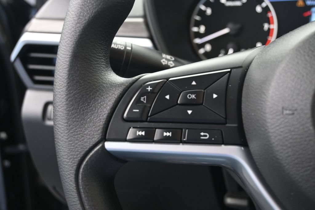 Used 2025 Nissan Altima 2.5 SV FWD image 28