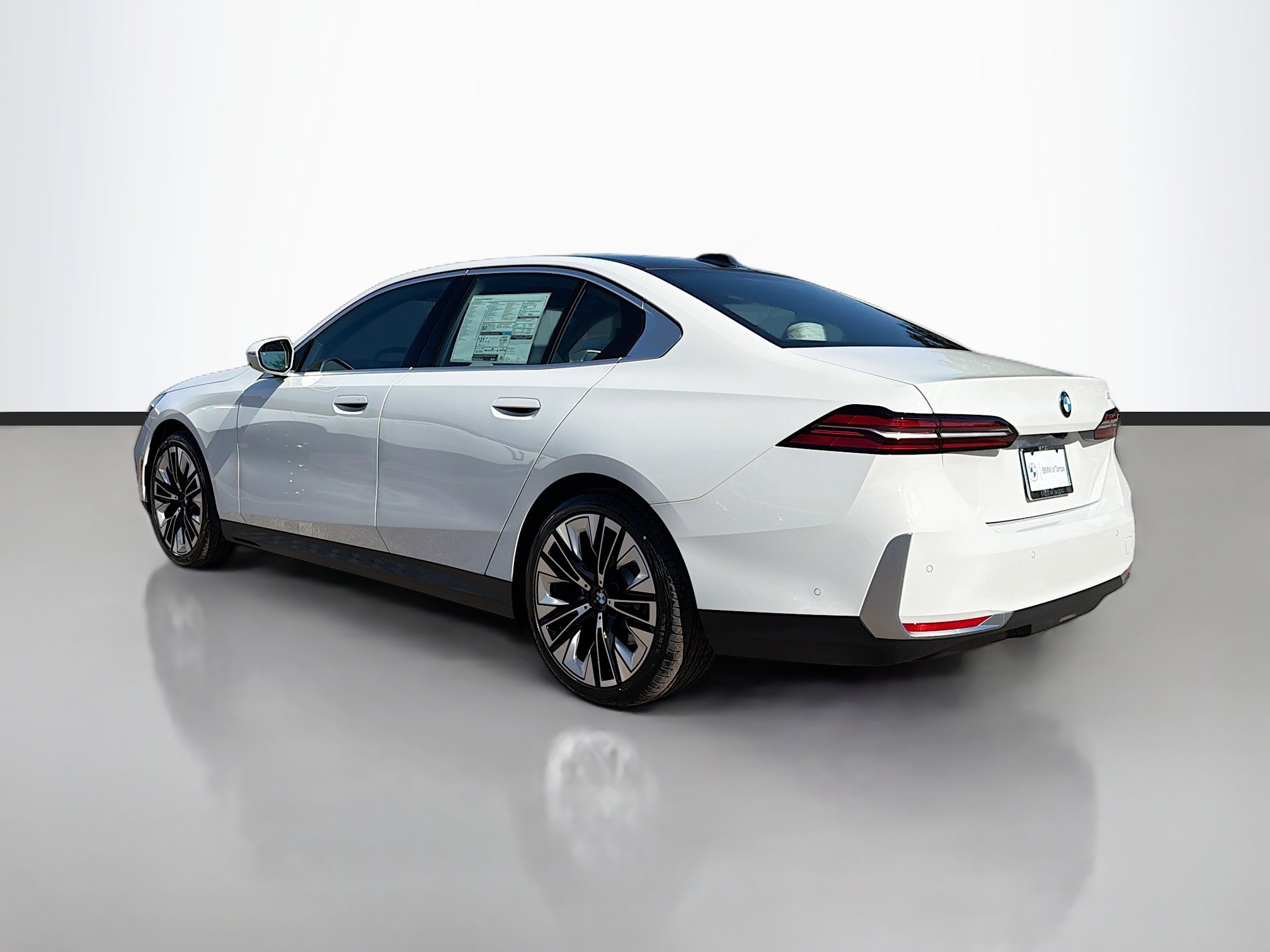 New 2026 BMW 530i w/ Convenience Package image 5