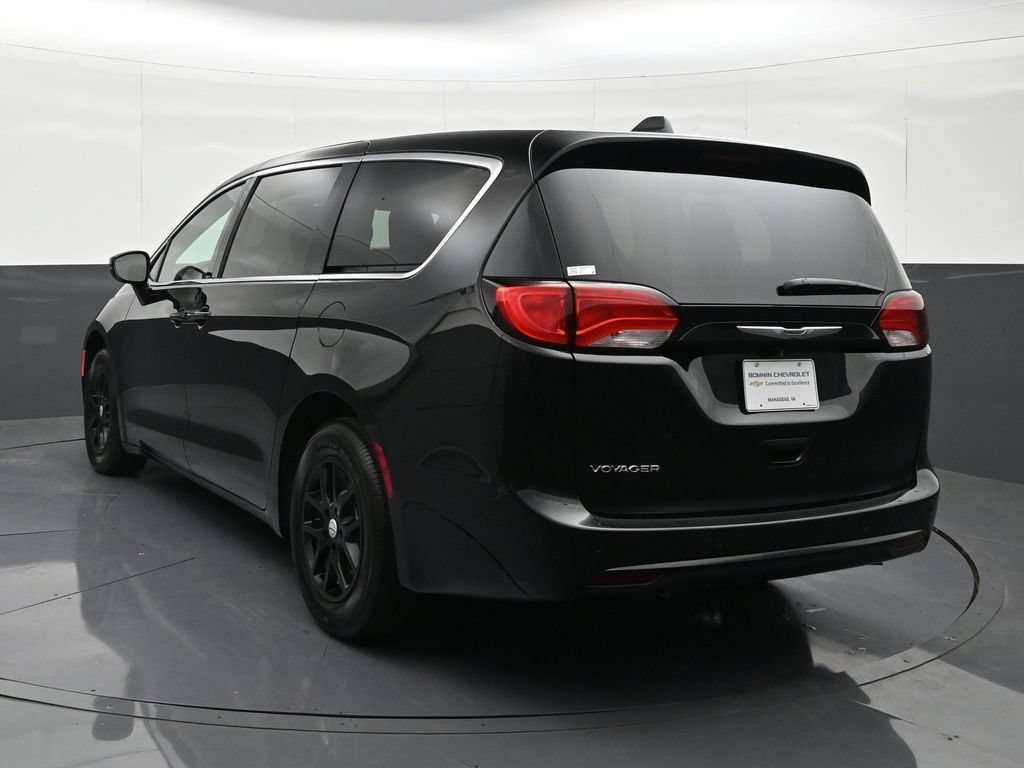 Used 2026 Chrysler Voyager LX FWD image 3