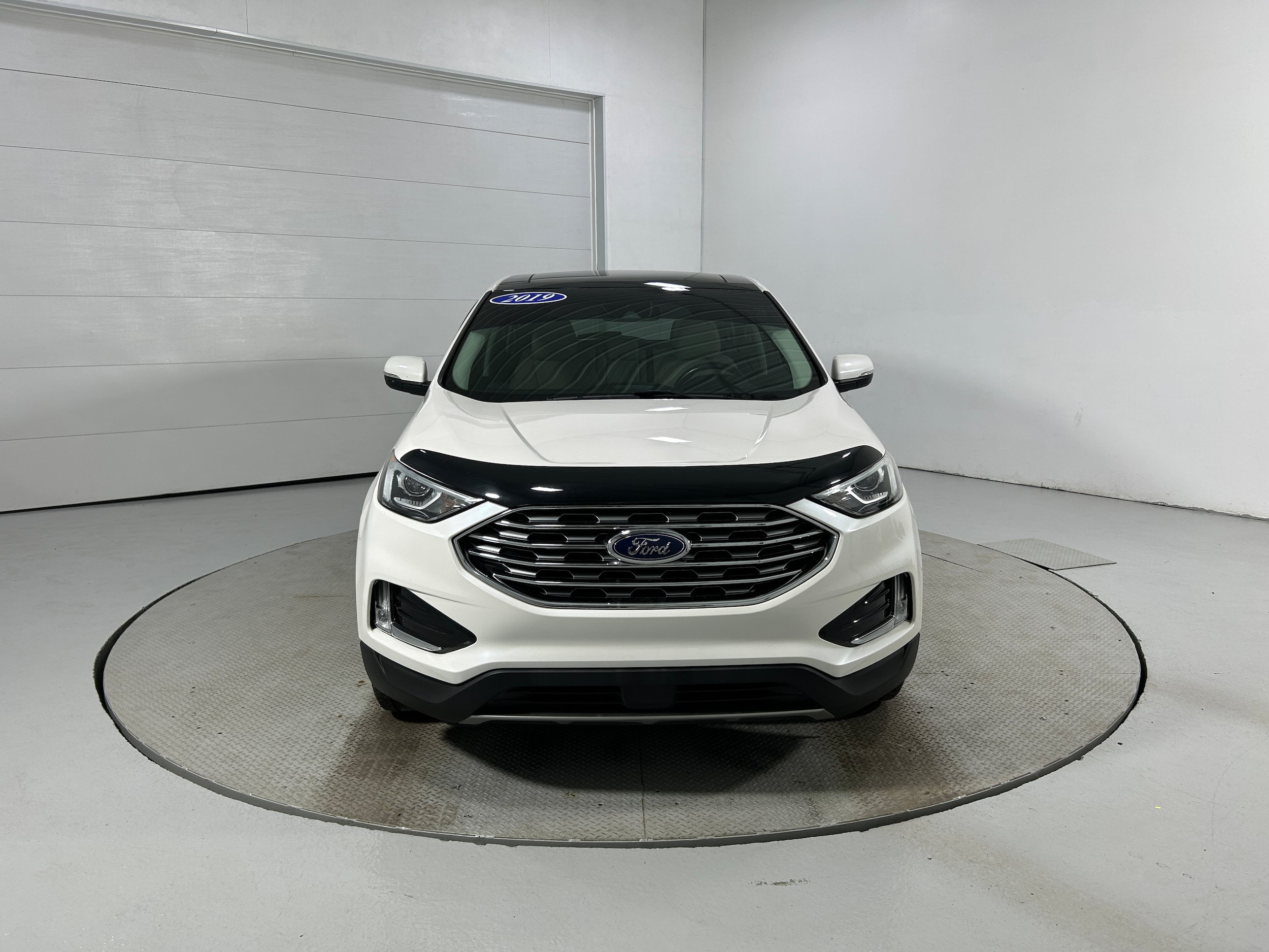 Used 2019 Ford Edge Titanium w/ Cold Weather Package AWD/4WD image 19