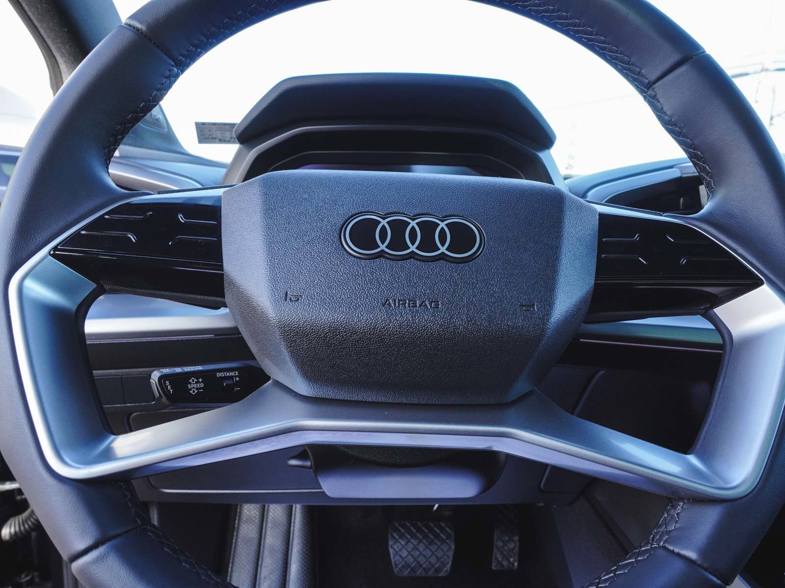 Used 2025 Audi Q4 e-tron Premium Plus image 25