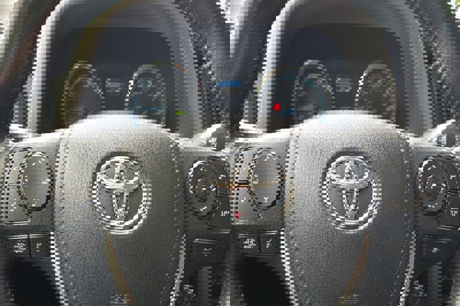 Used 2017 Toyota RAV4 Limited w/ Advanced Technology Package AWD/4WD image 26