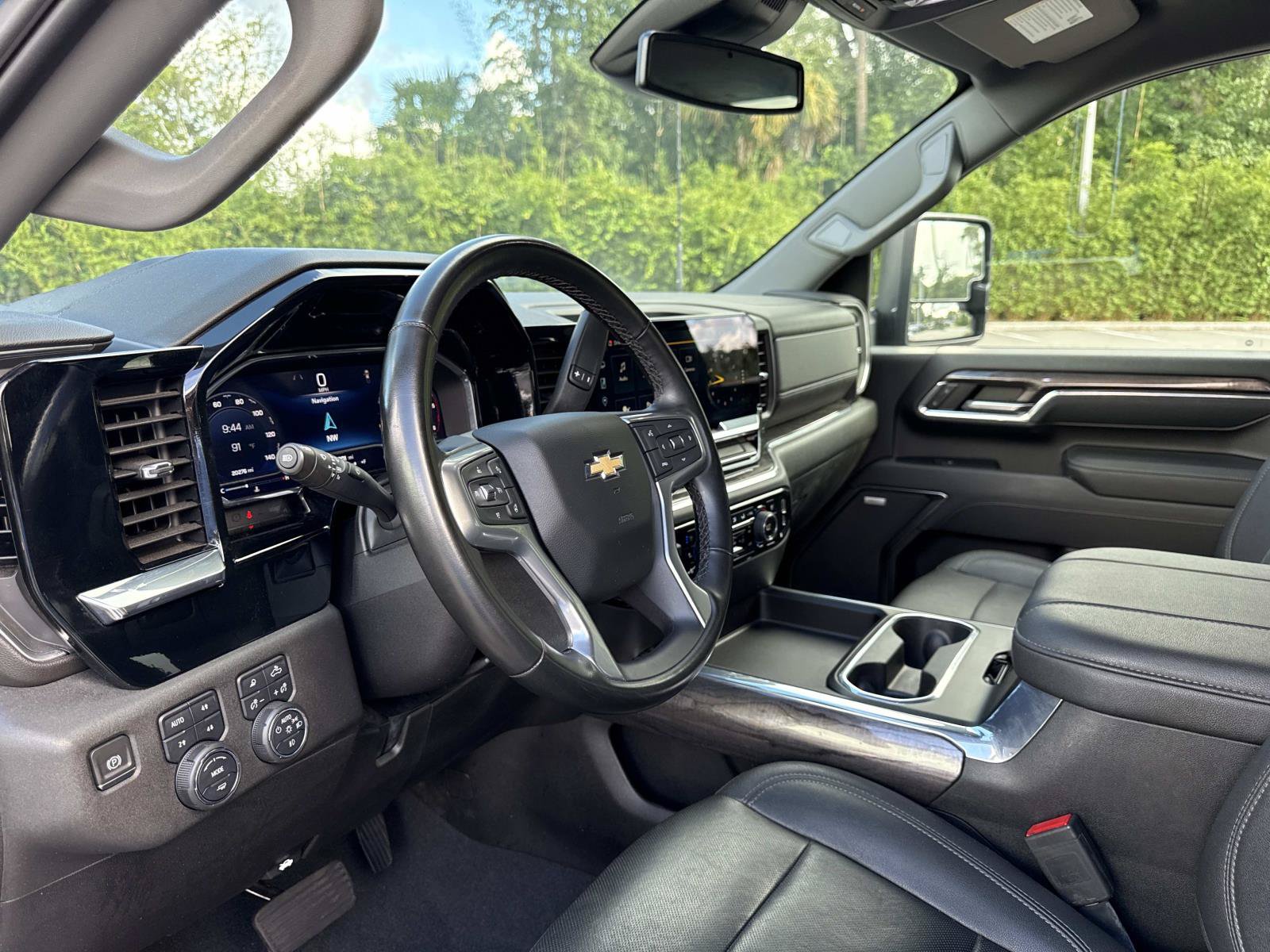 Used 2024 Chevrolet Silverado 3500 LTZ w/ LTZ Convenience Package AWD/4WD image 21