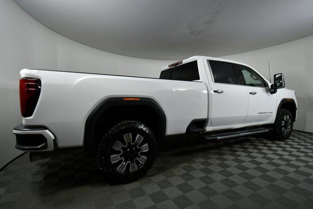 Used 2024 GMC Sierra 3500 Denali w/ Denali Reserve Package AWD/4WD image 10