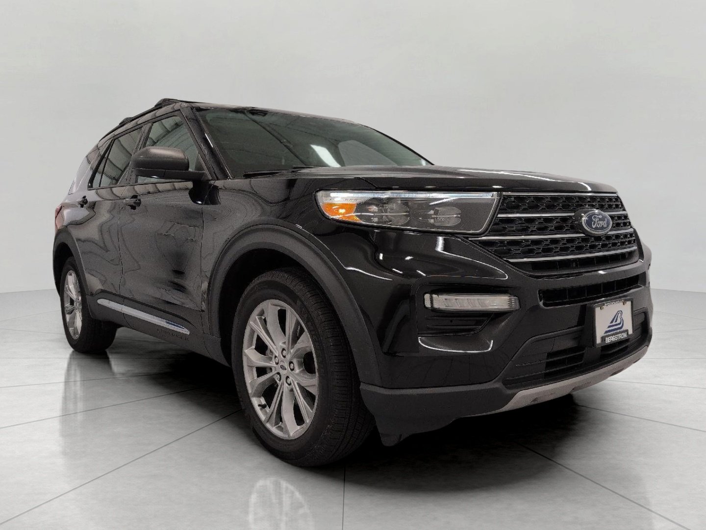 Used 2024 Ford Explorer XLT w/ Equipment Group 202A