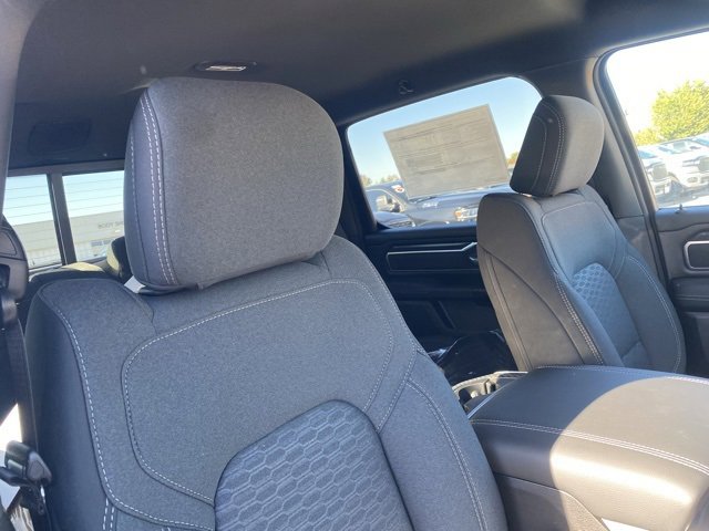 New 2026 RAM 1500 4x4 Crew Cab image 28