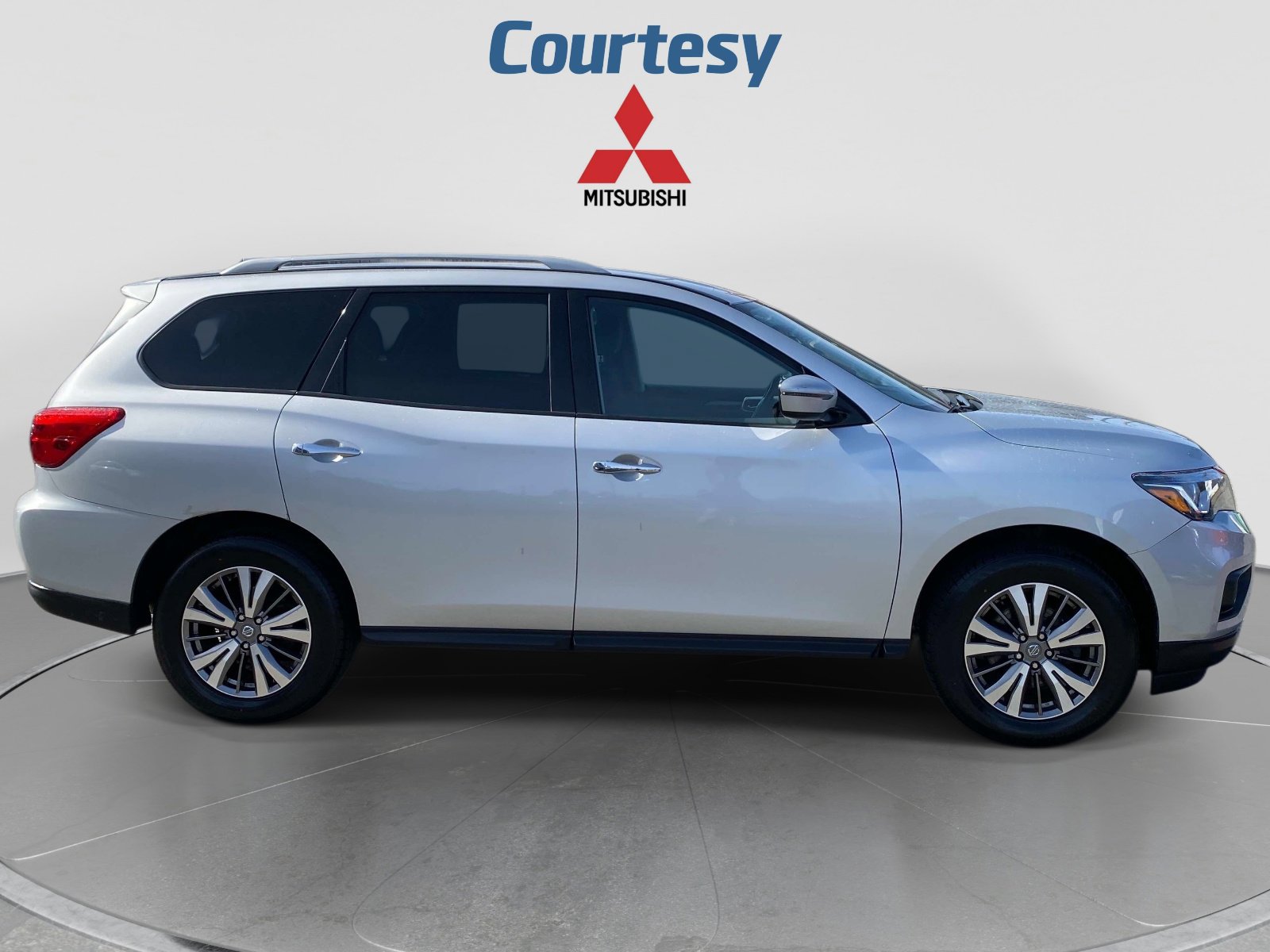 Used 2020 Nissan Pathfinder SV AWD/4WD image 5