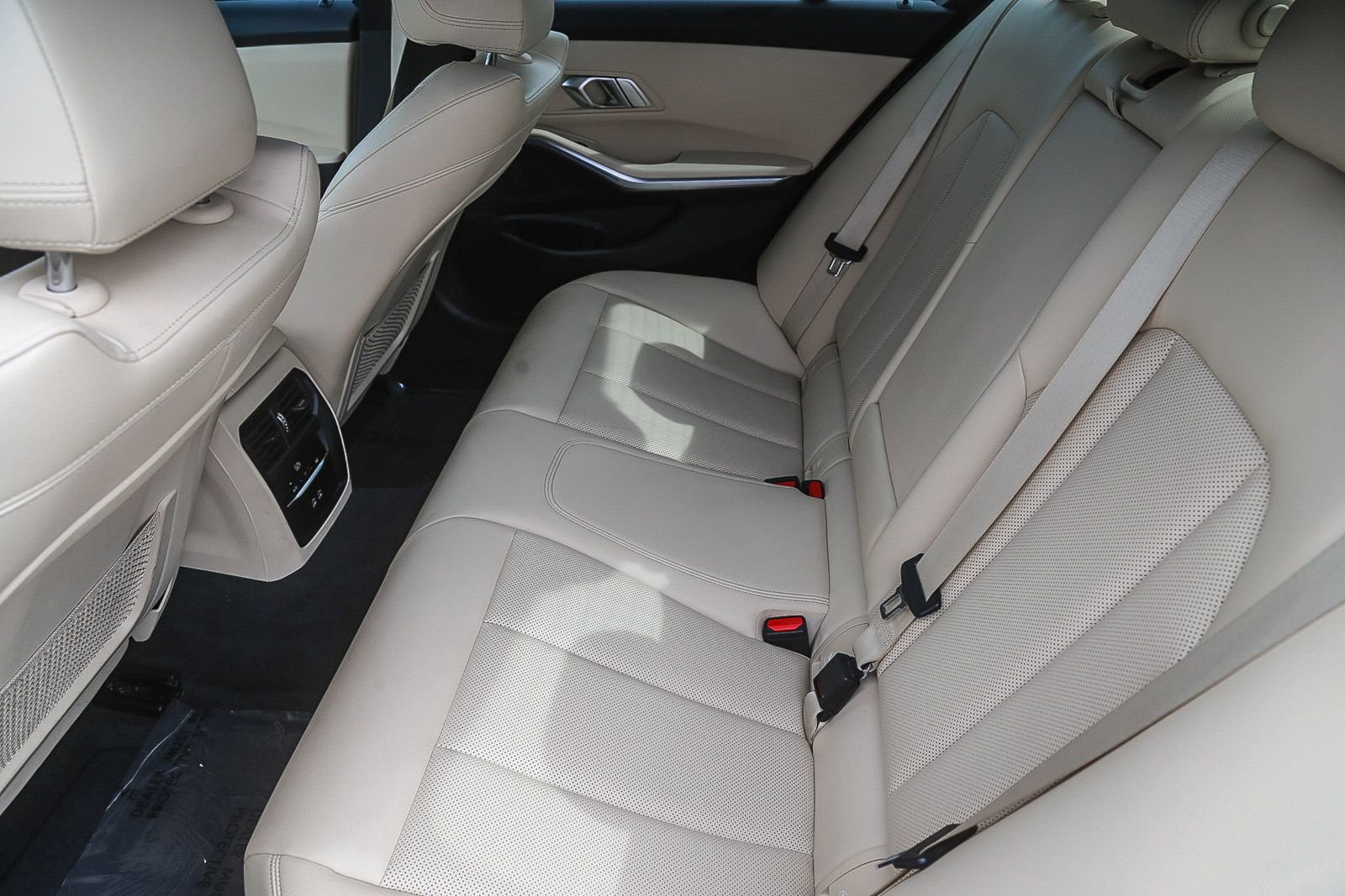 Used 2022 BMW 330e xDrive w/ M Sport Package image 20