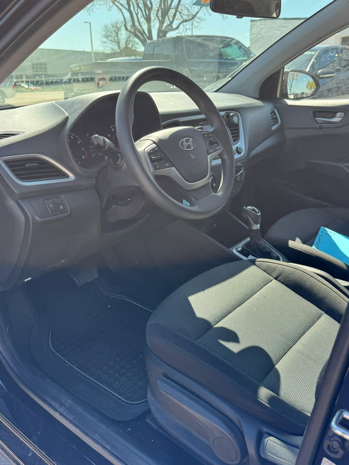 Used 2021 Hyundai Accent SE image 5