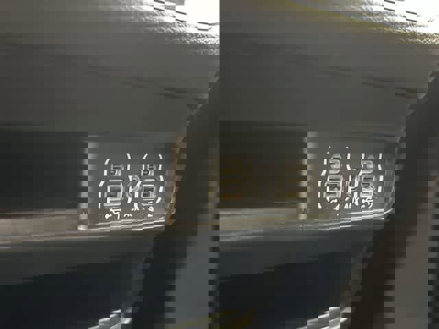 Used 2025 Chrysler Pacifica Select image 25