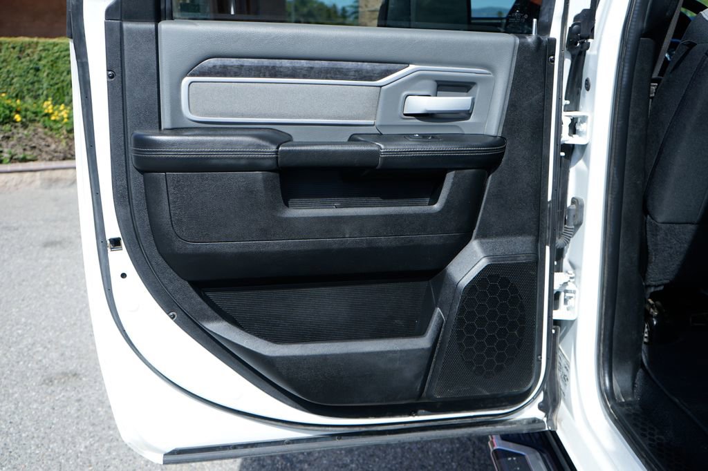 Used 2022 RAM 3500 Big Horn image 32