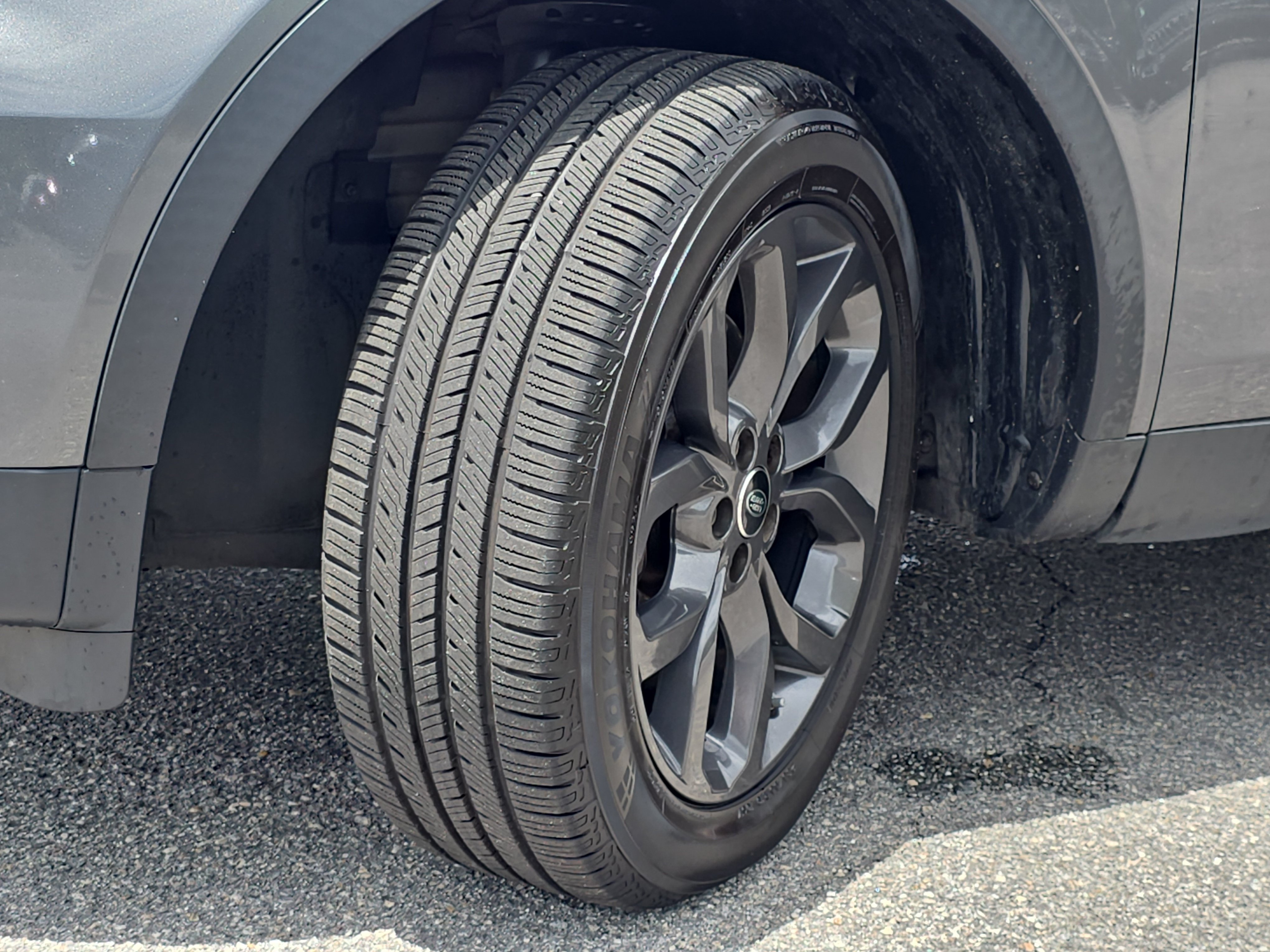 Used 2019 Land Rover Discovery Sport AWD/4WD image 34