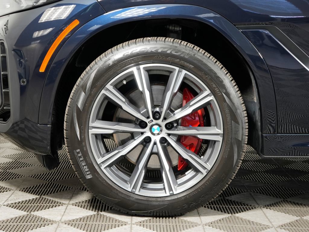 Used 2025 BMW X6 xDrive40i w/ Premium Package image 13