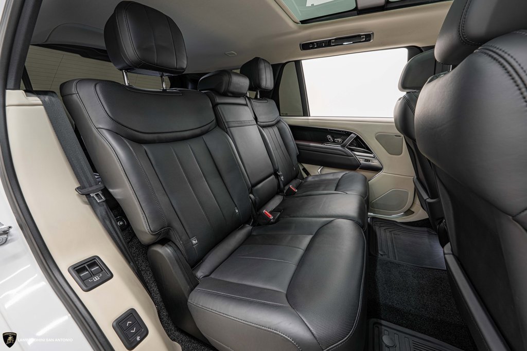 Used 2023 Land Rover Range Rover Long Wheelbase SE image 22